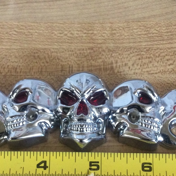 New Pilot Automotive Motorcycle Skull - Flames License Frame - Picture 2 of 11